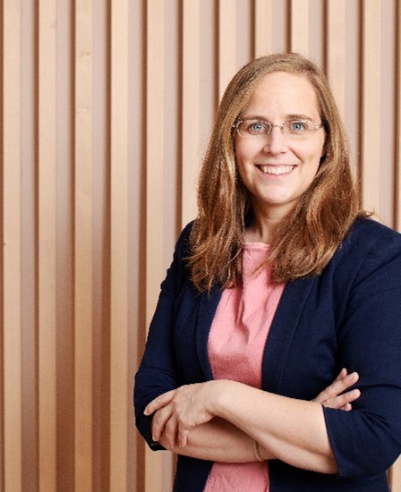 Ms Silvia Karas