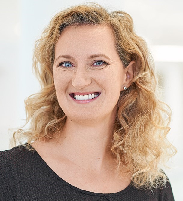 Frau BA Daniela Tönnies