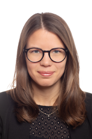 Frau Bettina Meister